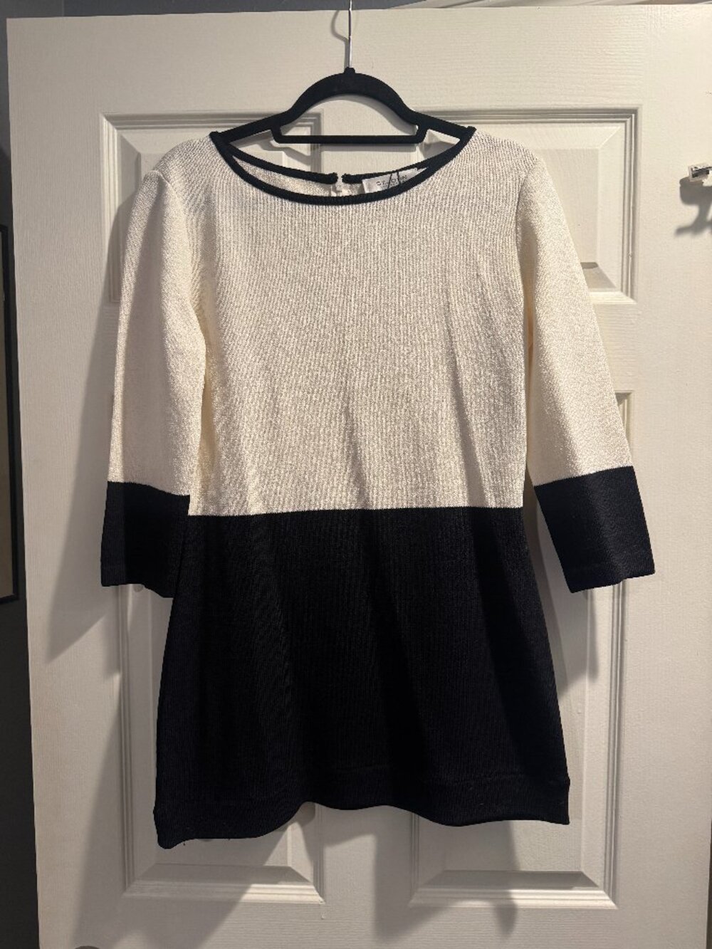 St. John Collection Santana Knit Black & White Monochromatic Top - Size 8